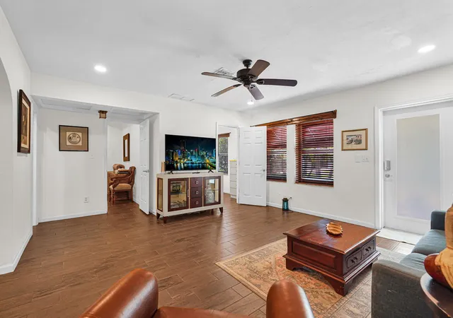 Photo 4 of Single family home for sale at 300 S Riverside Dr, Pompano Beach, FL 33062 | MLS# B26071908 | Listing updated on 2026-09-13