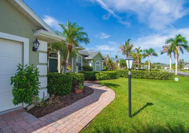 Photo 3 of Single family home for sale at 5625 Riverboat Cir SW, Vero Beach, FL 32968 | MLS# B26072587 | Listing updated on 2026-09-23