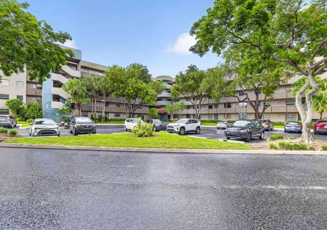 Photo 1 of Sale Pending at 1000 Colony Point Cir #108, Pembroke Pines, FL 33026 | MLS# B26072612 | Listing updated on 2026-09-14