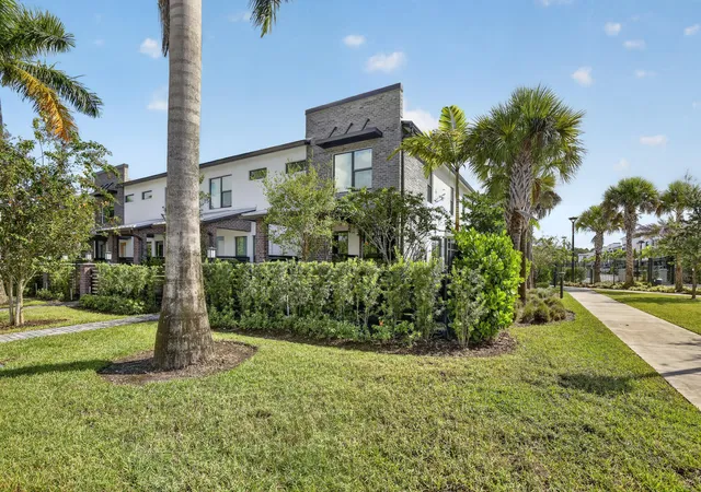 Photo 1 of Townhouse for sale at 765 Nw 84th Terrace, Plantation, FL 33324 | MLS# B26072727 | Listing updated on 2026-09-15