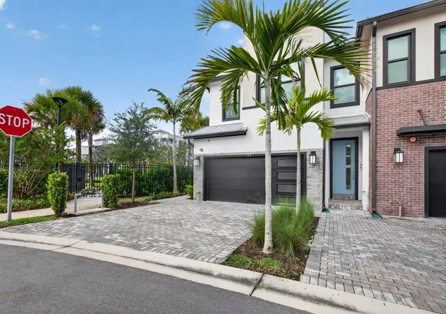 Photo 2 of Townhouse for sale at 765 Nw 84th Terrace, Plantation, FL 33324 | MLS# B26072727 | Listing updated on 2026-09-15