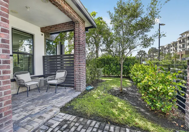 Photo 4 of Townhouse for sale at 765 NW 84th Terrace, Plantation, FL 33324 | MLS# B26072727 | Listing updated on 2026-09-15