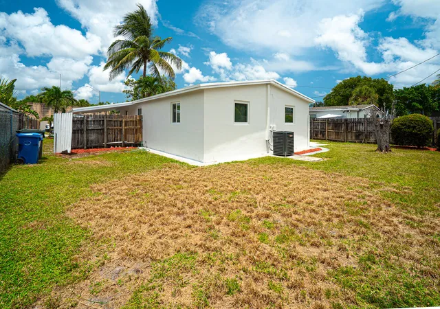 Photo 3 of Single family home for sale at 160 NE 60th Street, Fort Lauderdale, FL 33334 | MLS# B26072738 | Listing updated on 2026-09-16