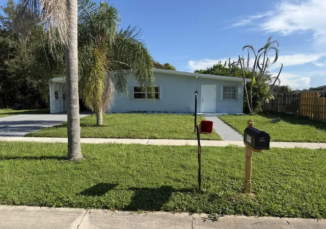 Photo 2 of Single family home for sale at 111 Se Castana Ct, Port Saint Lucie, FL 34983 | MLS# B26072781 | Listing updated on 2026-09-13