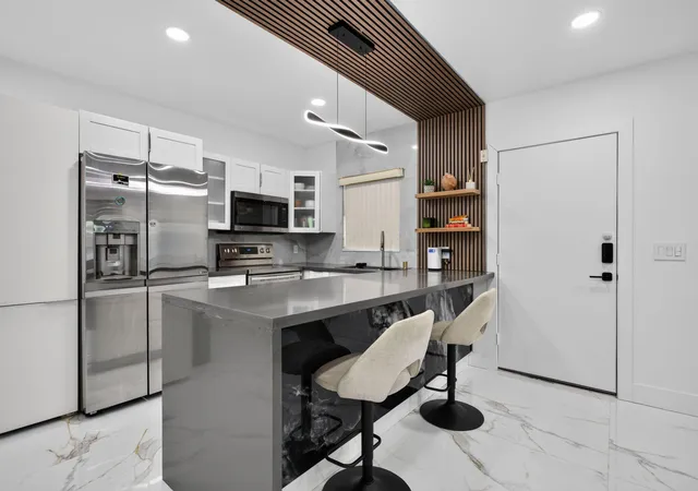 Listing Photo 5 - Condo for sale in building located at 8404 W Sample Rd, Coral Springs, FL 33065 - Unit #230