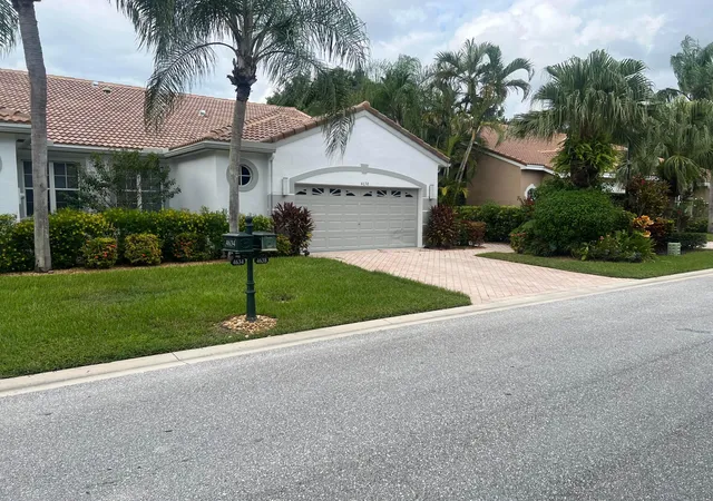 Photo 3 of Single family home for sale at 4638 Carlton Golf Dr, Lake Worth, FL 33449 | MLS# B26072841 | Listing updated on 2026-09-13