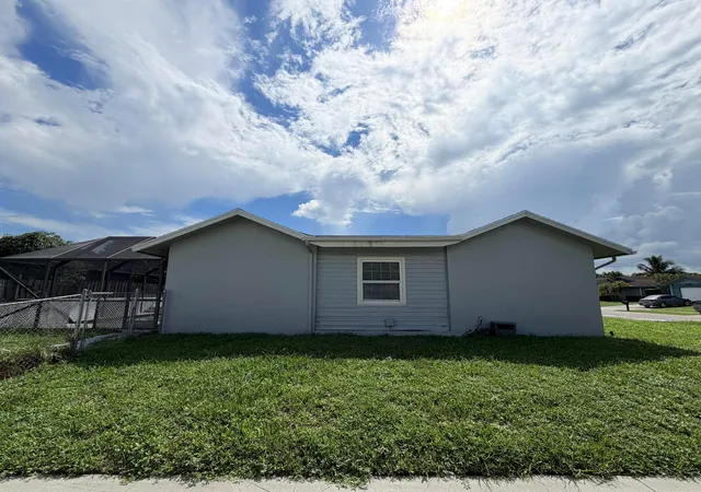 Photo 3 of Single family home for sale at 10431 Carmen Ln, Royal Palm Beach, FL 33411 | MLS# B26072870 | Listing updated on 2026-09-16