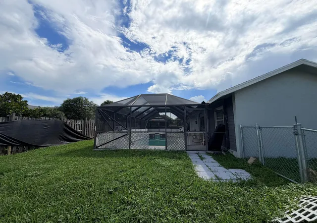 Photo 4 of Single family home for sale at 10431 Carmen Ln, Royal Palm Beach, FL 33411 | MLS# B26072870 | Listing updated on 2026-09-16