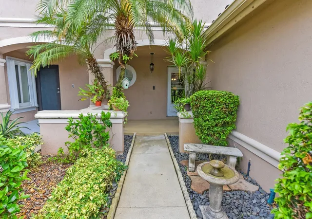 Photo 3 of Townhouse for sale at 4864 Pinemore Ln, Lake Worth, FL 33463 | MLS# B26072898 | Listing updated on 2026-09-13