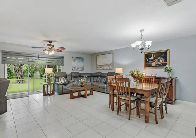 Photo 4 of Townhouse for sale at 4864 Pinemore Ln, Lake Worth, FL 33463 | MLS# B26072898 | Listing updated on 2026-09-13