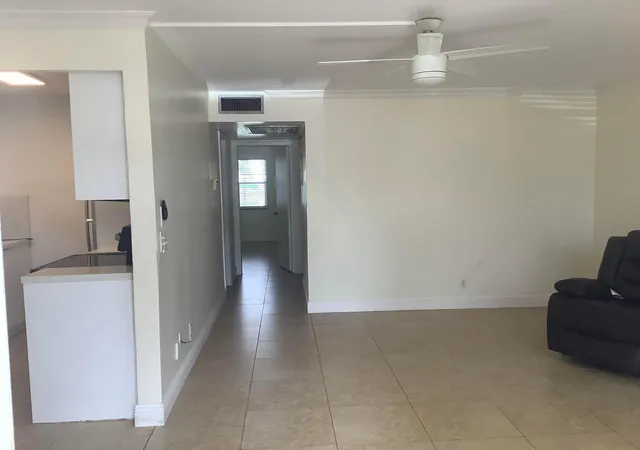 Listing Photo 4 - Condo for sale in building located at 1045 Exeter C, Boca Raton, FL 33434 - Unit #1045