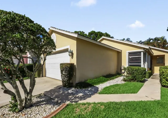 Photo 2 of Single family home for sale at 172 Harbor Lake Cir, Greenacres, FL 33413 | MLS# B26073026 | Listing updated on 2026-09-30