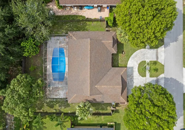 Photo 3 of Single family home for sale at 2652 Yarmouth Dr, Wellington, FL 33414 | MLS# B26073032 | Listing updated on 2026-09-23