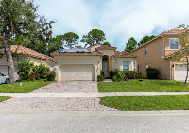 Photo 2 of Single family home for sale at 6212 Spring Lake Ter, Fort Pierce, FL 34951 | MLS# B26073091 | Listing updated on 2026-10-02