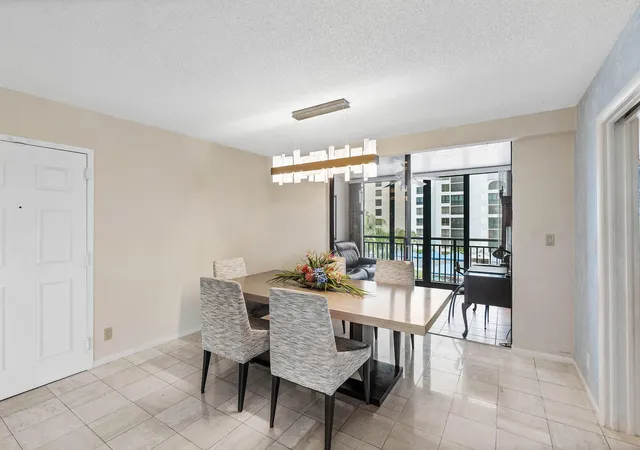 Listing Photo 4 - Condo for sale in building located at 7202 Promenade Dr, Boca Raton, FL 33433 - Unit #401