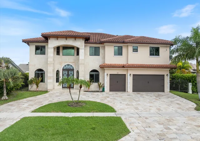 Single family home for sale at 301 Sandalwood Ln, Boca Raton, FL 33487 | MLS# B26073190