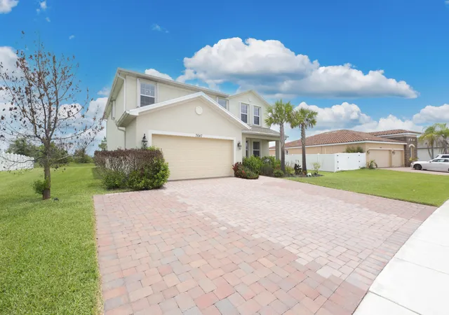 Photo 3 of Single family home for sale at 7647 NW Old Grv Ln, Port Saint Lucie, FL 34987 | MLS# B26073274 | Listing updated on 2026-09-14