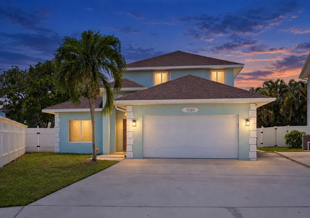 Photo 1 of Single family home for sale at 1220 Bonefish Ct, Fort Pierce, FL 34949 | MLS# B26073309 | Listing updated on 2026-09-15