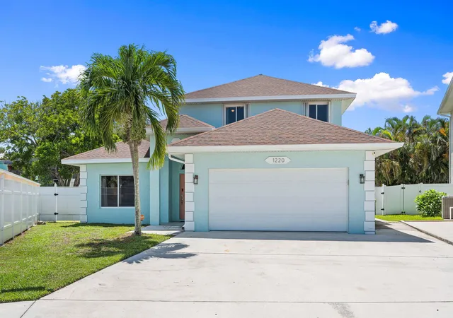 Photo 3 of Single family home for sale at 1220 Bonefish Ct, Fort Pierce, FL 34949 | MLS# B26073309 | Listing updated on 2026-09-15