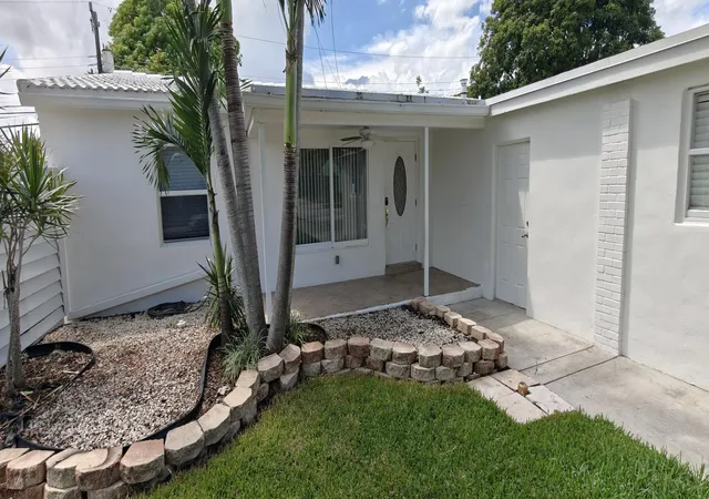 Photo 1 of Single family home for sale at 5649 Ne 5th Terrace, Fort Lauderdale, FL 33334 | MLS# B26073389 | Listing updated on 2026-09-15