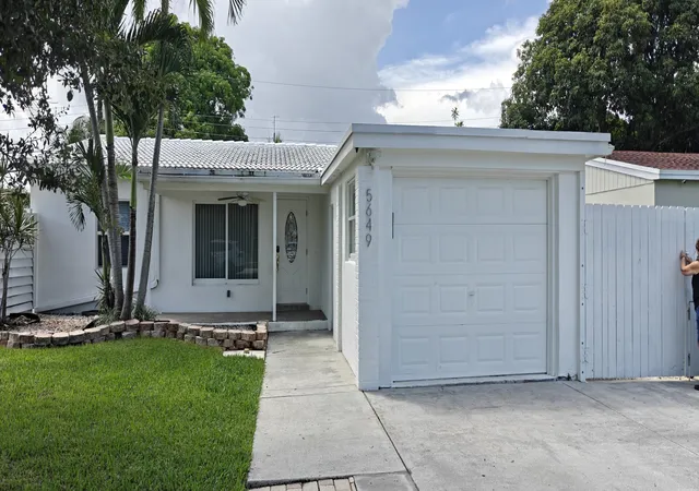 Photo 2 of Single family home for sale at 5649 Ne 5th Terrace, Fort Lauderdale, FL 33334 | MLS# B26073389 | Listing updated on 2026-09-15