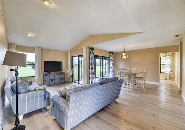 Photo 4 of House for sale at 13355 Touchstone Pl, Palm Beach Gardens, FL 33418 | MLS# B26073403 | Listing updated on 2026-09-14
