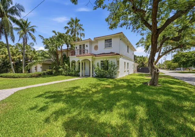 Photo 2 of Single family home for sale at 400 Ne 8th Avenue, Fort Lauderdale, FL 33301 | MLS# B26073425 | Listing updated on 2026-09-16