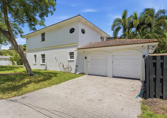 Photo 3 of Single family home for sale at 400 Ne 8th Avenue, Fort Lauderdale, FL 33301 | MLS# B26073425 | Listing updated on 2026-09-16