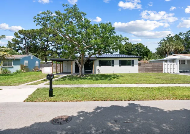 Photo 4 of Single family home for sale at 1032 SW 1st Terrace, Pompano Beach, FL 33060 | MLS# B26073426 | Listing updated on 2026-09-13