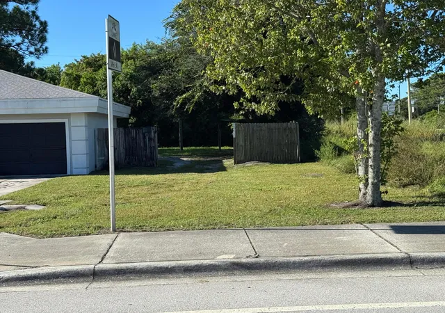Photo 3 of Single family home for sale at 2417 Saint Lucie Blvd, Fort Pierce, FL 34946 | MLS# B26073441 | Listing updated on 2026-10-01