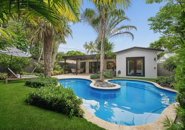 Photo 1 of Sale Pending at 541 Ne 8th Avenue, Fort Lauderdale, FL 33301 | MLS# B26073464 | Listing updated on 2026-10-07
