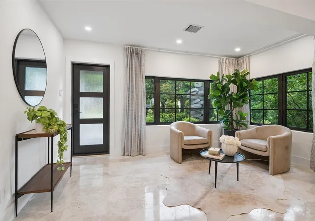 Photo 2 of Sale Pending at 541 Ne 8th Avenue, Fort Lauderdale, FL 33301 | MLS# B26073464 | Listing updated on 2026-10-07