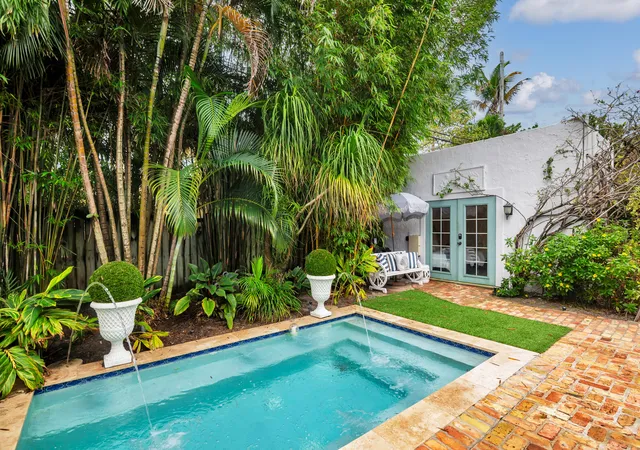 Photo 3 of Sale Pending at 332 Pilgrim Rd, West Palm Beach, FL 33405 | MLS# B26073550 | Listing updated on 2026-10-02