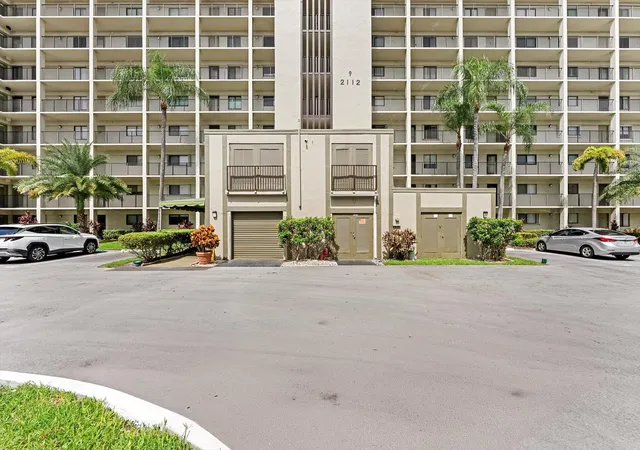 Photo 3 of Condo for sale at 2112 S Cypress Bnd Dr #607, Pompano Beach, FL 33069 | MLS# B26073567 | Listing updated on 2026-09-14