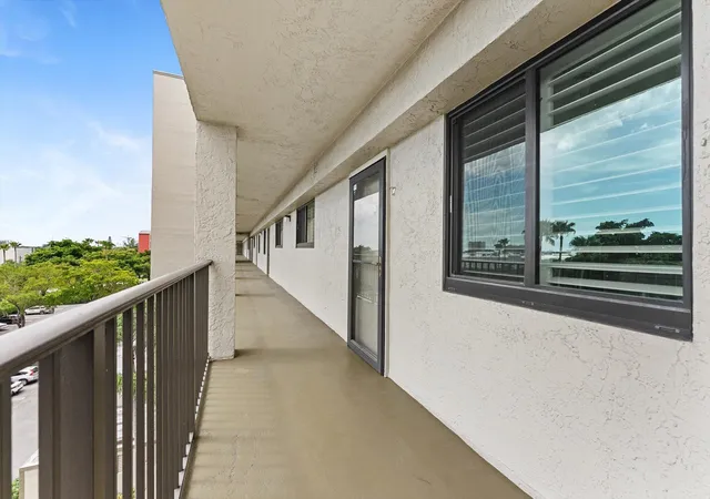 Photo 4 of Condo for sale at 2112 S Cypress Bnd Dr #607, Pompano Beach, FL 33069 | MLS# B26073567 | Listing updated on 2026-09-14