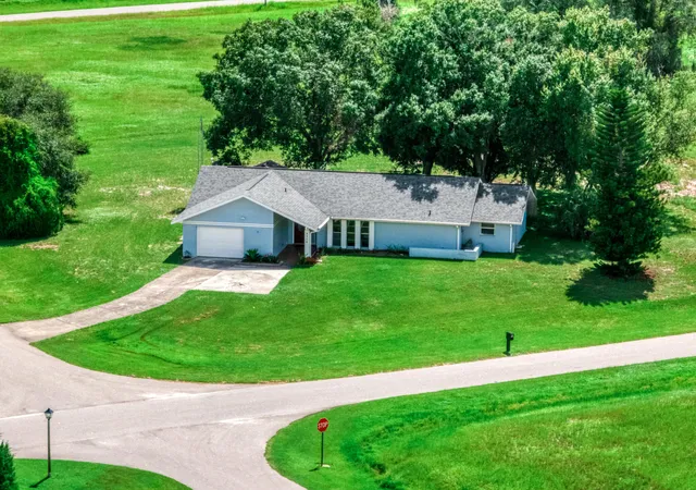 Photo 2 of Single family home for sale at 8316 Hampshire Dr, Sebring, FL 33876 | MLS# B26073871 | Listing updated on 2026-09-23