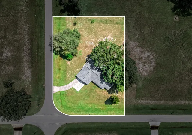 Photo 4 of Single family home for sale at 8316 Hampshire Dr, Sebring, FL 33876 | MLS# B26073871 | Listing updated on 2026-09-23