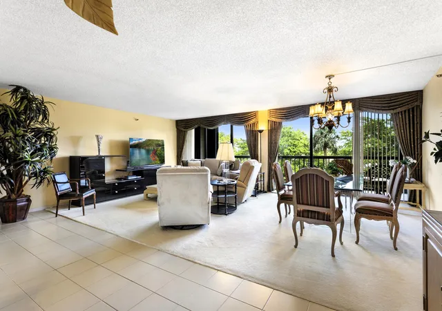 Photo 2 of Condo for sale at 2480 Presidential Way #403, West Palm Beach, FL 33401 | MLS# B26073939 | Listing updated on 2026-10-01