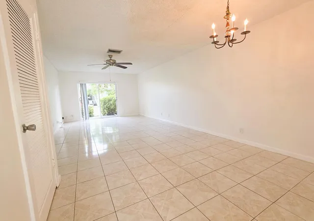 Photo 4 of House for sale at 5445 Glenda St, West Palm Beach, FL 33417 | MLS# B26073981 | Listing updated on 2026-09-16