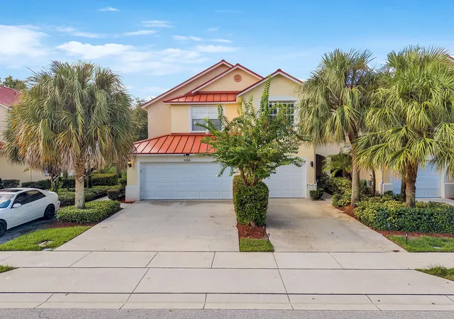 Townhouse for sale at 1106 Pinewood Lake Ct, Greenacres, FL 33415 | MLS# B26073994