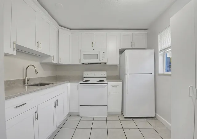 Photo 3 of Multi family home for sale at 512 Holly Dr #1, Palm Beach Gardens, FL 33410 | MLS# B26073998 | Listing updated on 2026-09-14