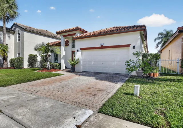 Photo 3 of Single family home for sale at 15891 Sw 14th Street, Pembroke Pines, FL 33027 | MLS# B26074042 | Listing updated on 2026-09-16