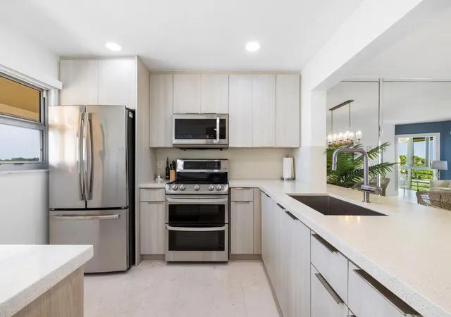 Photo 2 of Condo for sale at 3654 Via Poinciana #603, Lake Worth, FL 33467 | MLS# B26074097 | Listing updated on 2026-09-23