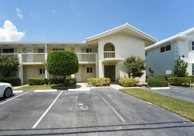 Photo 2 of Condo for sale at 2311 Ne 36th Street #2G, Lighthouse Point, FL 33064 | MLS# B26074127 | Listing updated on 2026-09-28