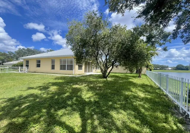 Photo 3 of Single family home for sale at 2571 Sw Greenwich Way, Palm City, FL 34990 | MLS# B26074176 | Listing updated on 2026-09-15