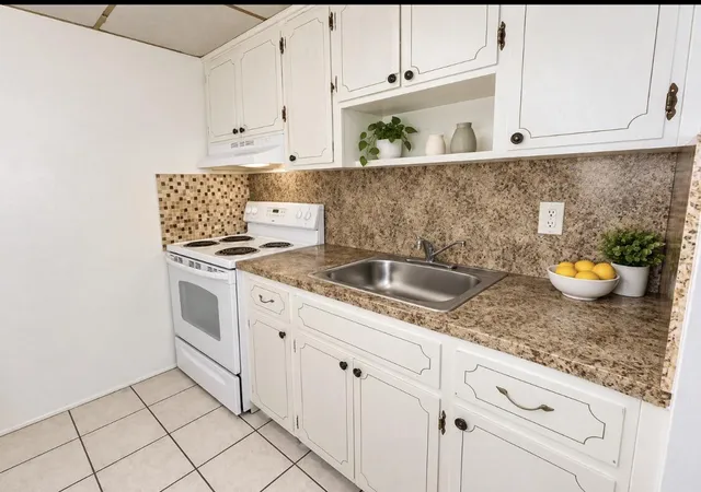 Photo 3 of Condo for sale at 2838 Madison St #11, Hollywood, FL 33020 | MLS# B26074289 | Listing updated on 2026-10-07