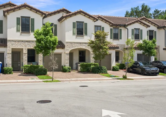 Townhouse for sale at 1434 SW 54th Avenue, North Lauderdale, FL 33068 | MLS# B26074350