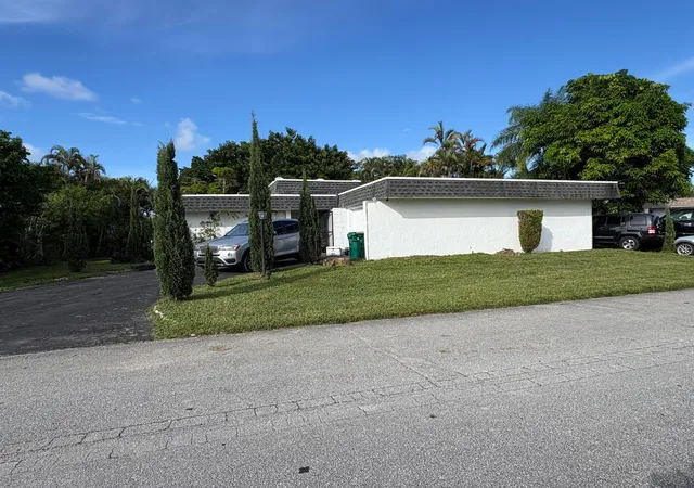 Photo 1 of Sale Pending at 5603 White Cedar Ln, Tamarac, FL 33319 | MLS# B26074382 | Listing updated on 2026-09-23