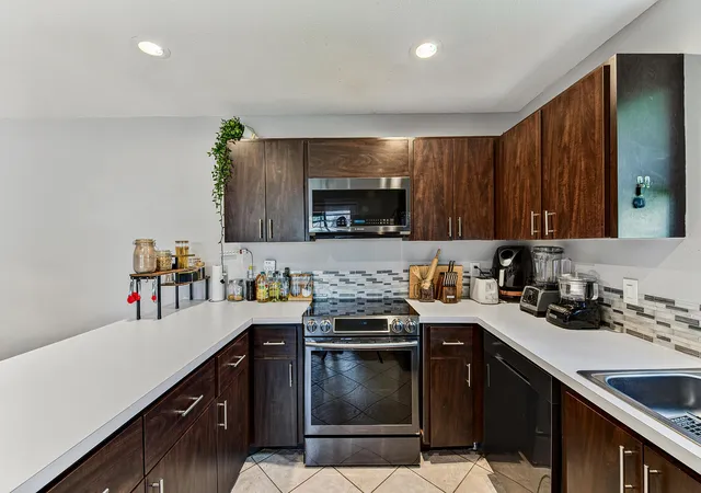 Photo 3 of Townhouse for sale at 7693 Courtyard Run W, Boca Raton, FL 33433 | MLS# B26074386 | Listing updated on 2026-09-14
