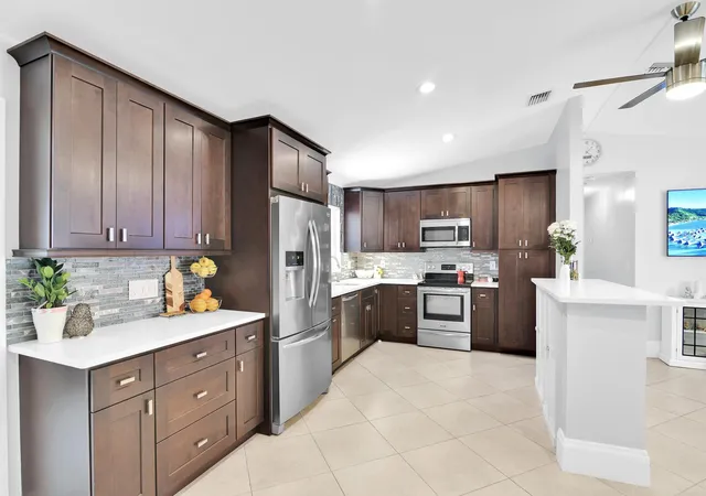 Photo 3 of Single family home for sale at 432 Sw Natura Ave, Deerfield Beach, FL 33441 | MLS# B26074437 | Listing updated on 2026-09-14